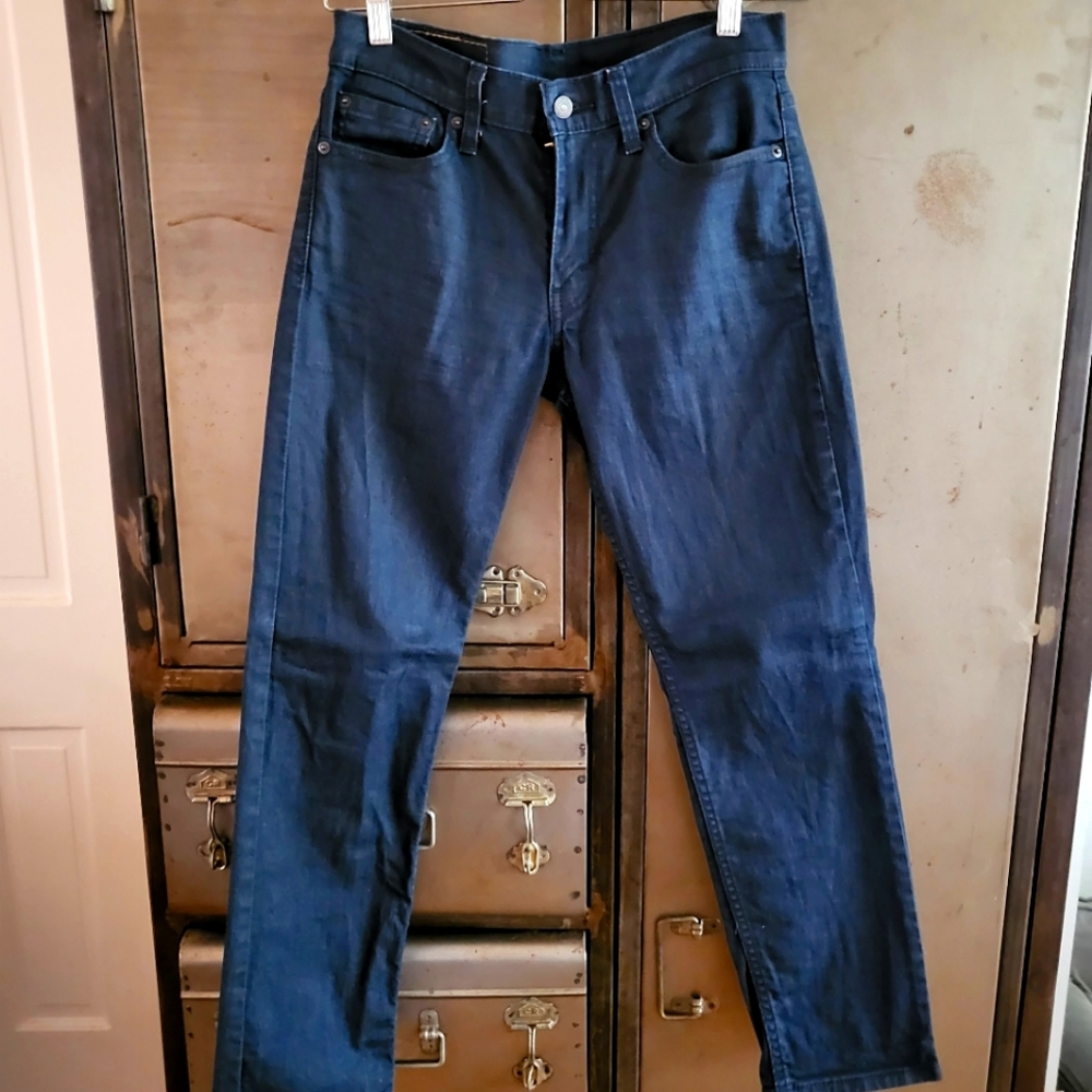 Mens Levi's Blue Jeans, 30 waist/32 length